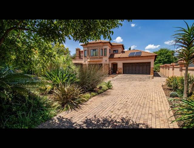 3 BEDROOM HOUSE FOR SALE IN MIDSTREAM ESTATE